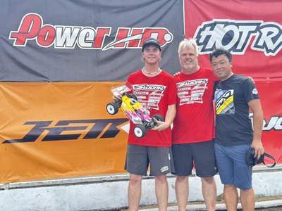 The Jetko Australia team driver Christian Wolhuter defend vice champion with Pekko Ivonne for a while! Under fierce competition!
